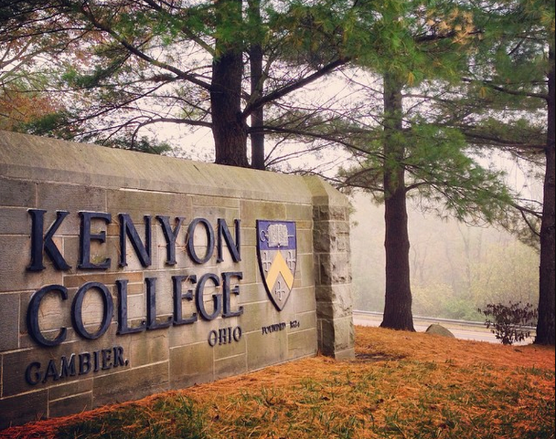 kenyon-college-main-campus-sign